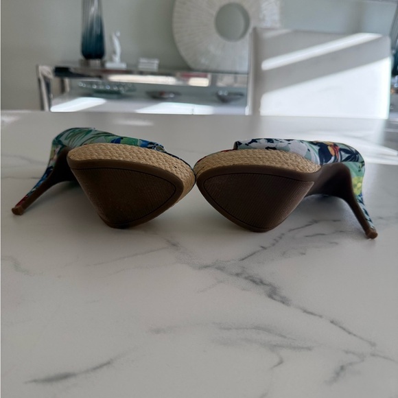 Floral Print Apt. 9 Platform Stiletto shoes and 6 1/2 medium. - Picture 5 of 6